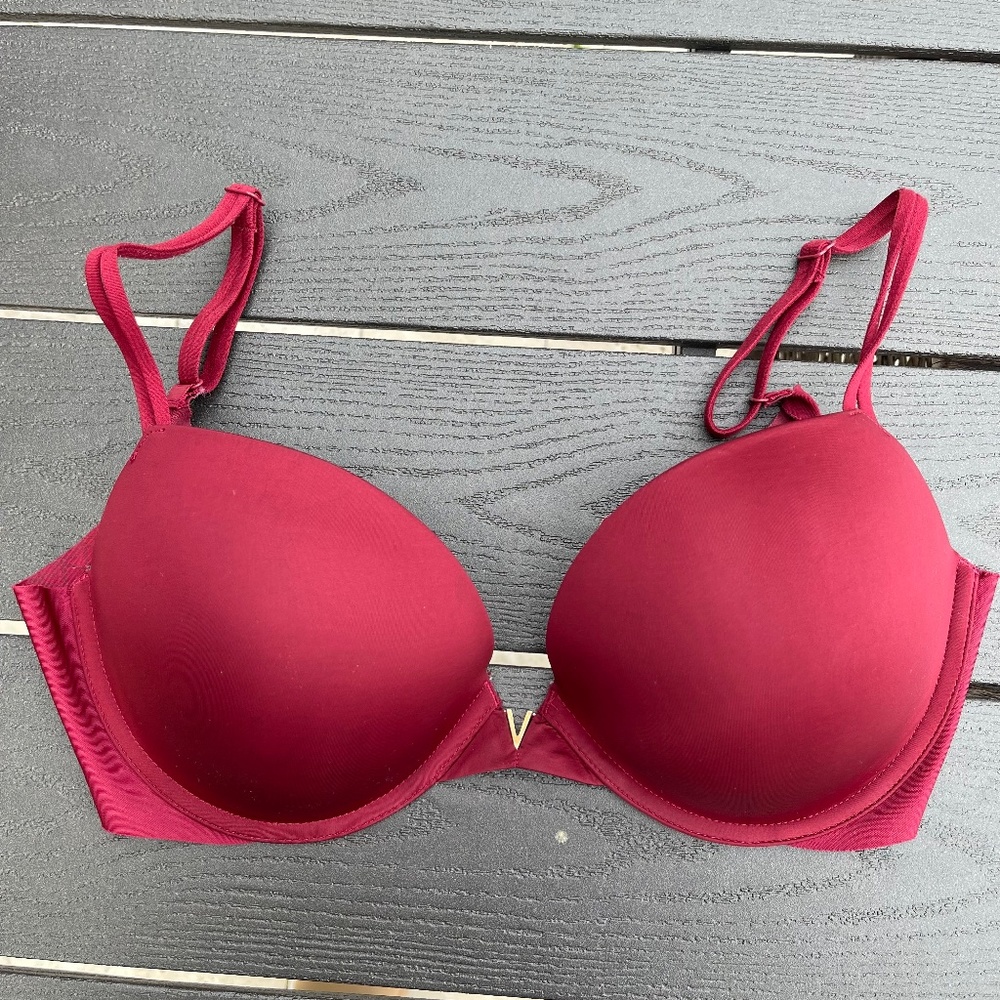 Victoria’s Secret pushup bra, size 34DD